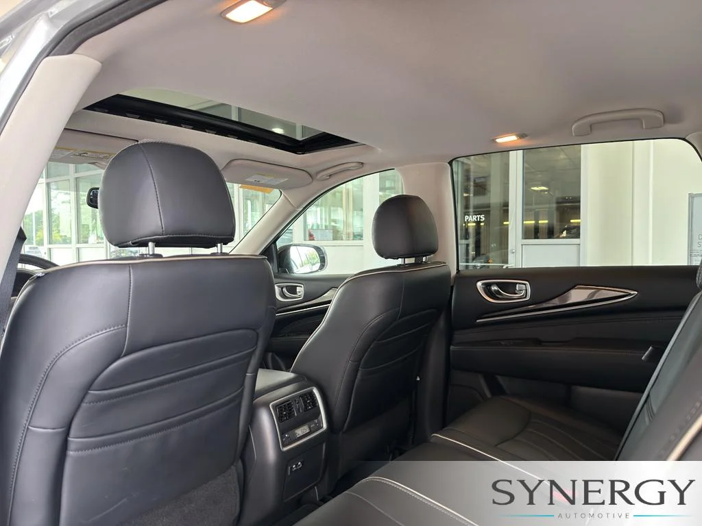 Used 2019 Liquid Platinum INFINITI LUXE image 28