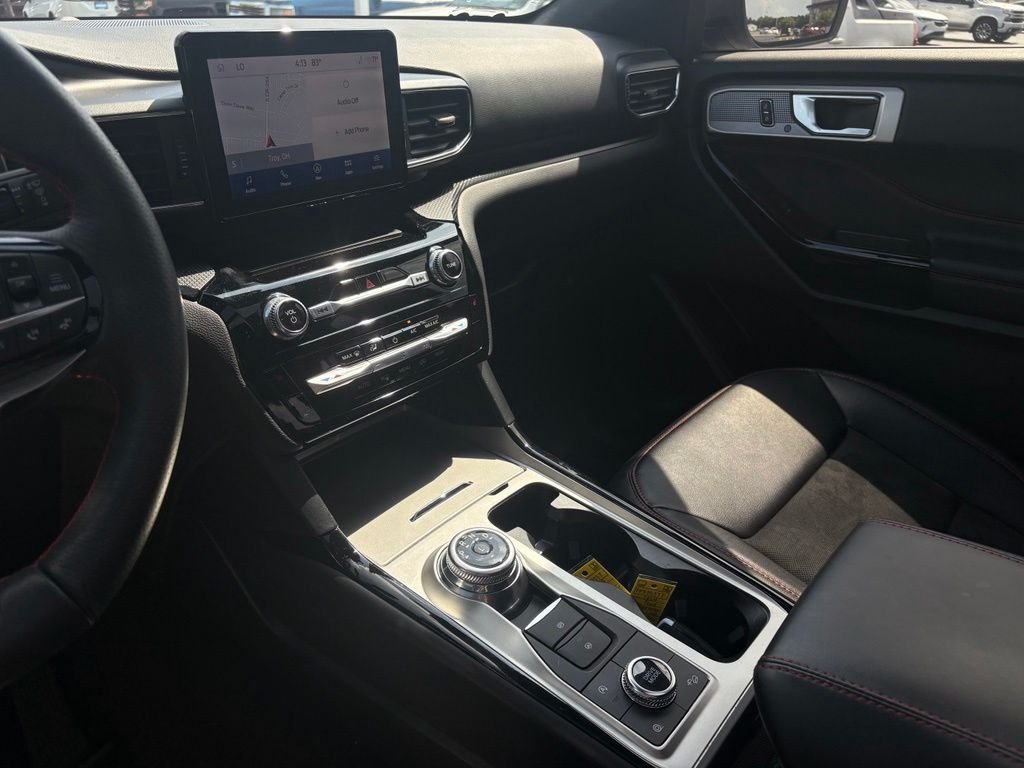 Used 2024 White Metallic Ford ST-Line image 11