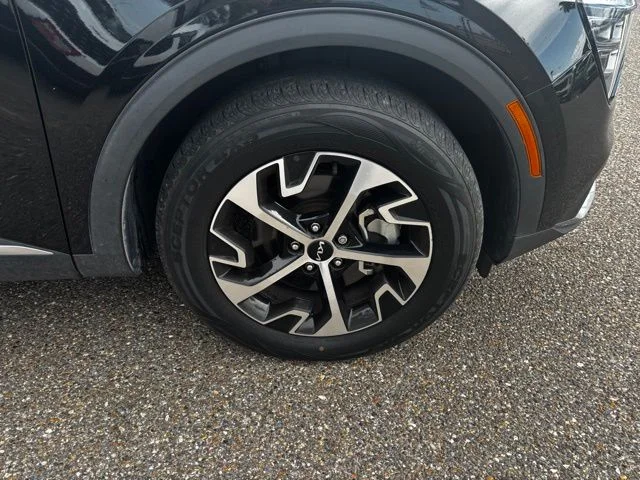Used 2024 Black Kia EX image 15