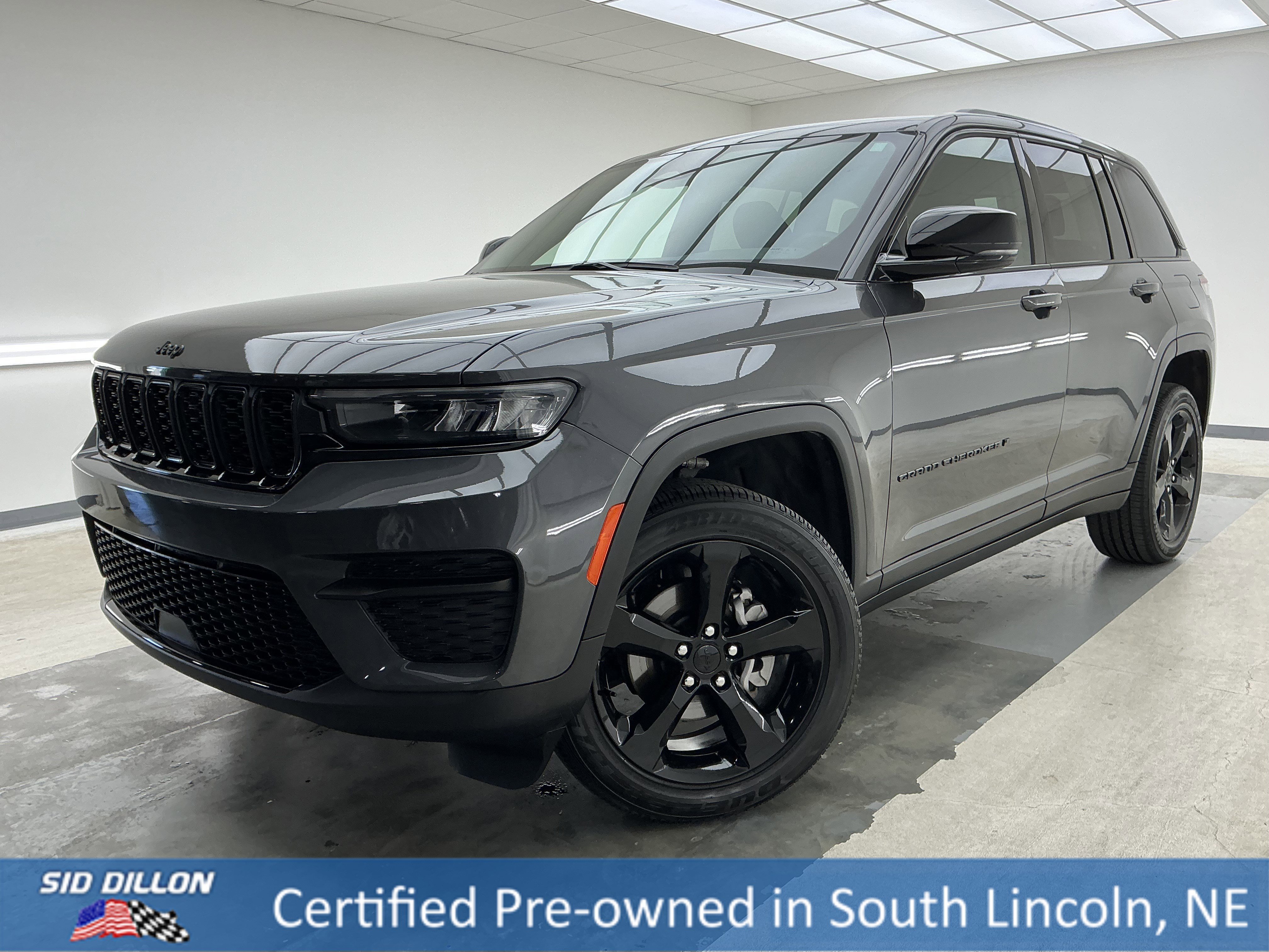2025 Jeep Grand Cherokee Altitude 4x4's photo