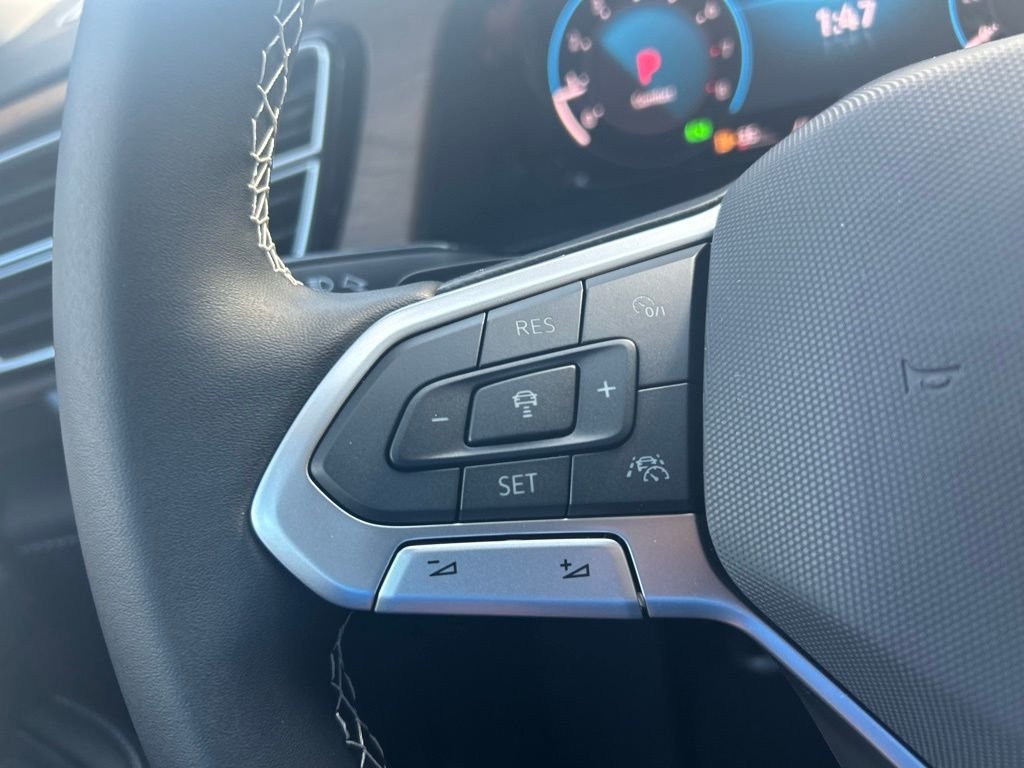 New 2026 Black Volkswagen SE w/Technology image 19