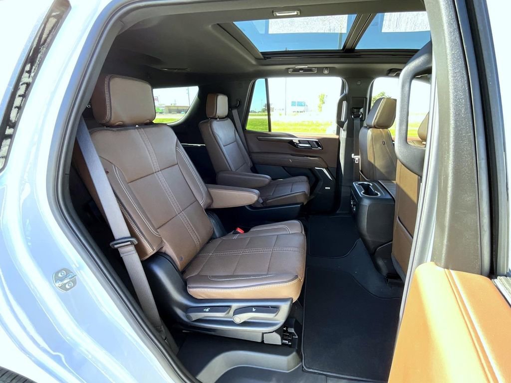 New 2026 Polar White Tricoat Chevrolet High Country image 18