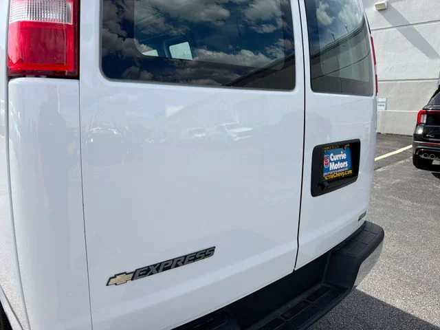 Used 2024 White Chevrolet Work Van image 29