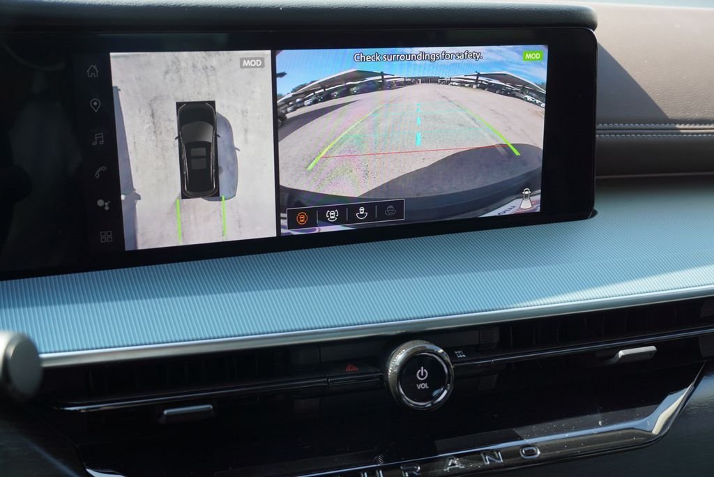 Used 2025 Black Nissan Platinum image 26