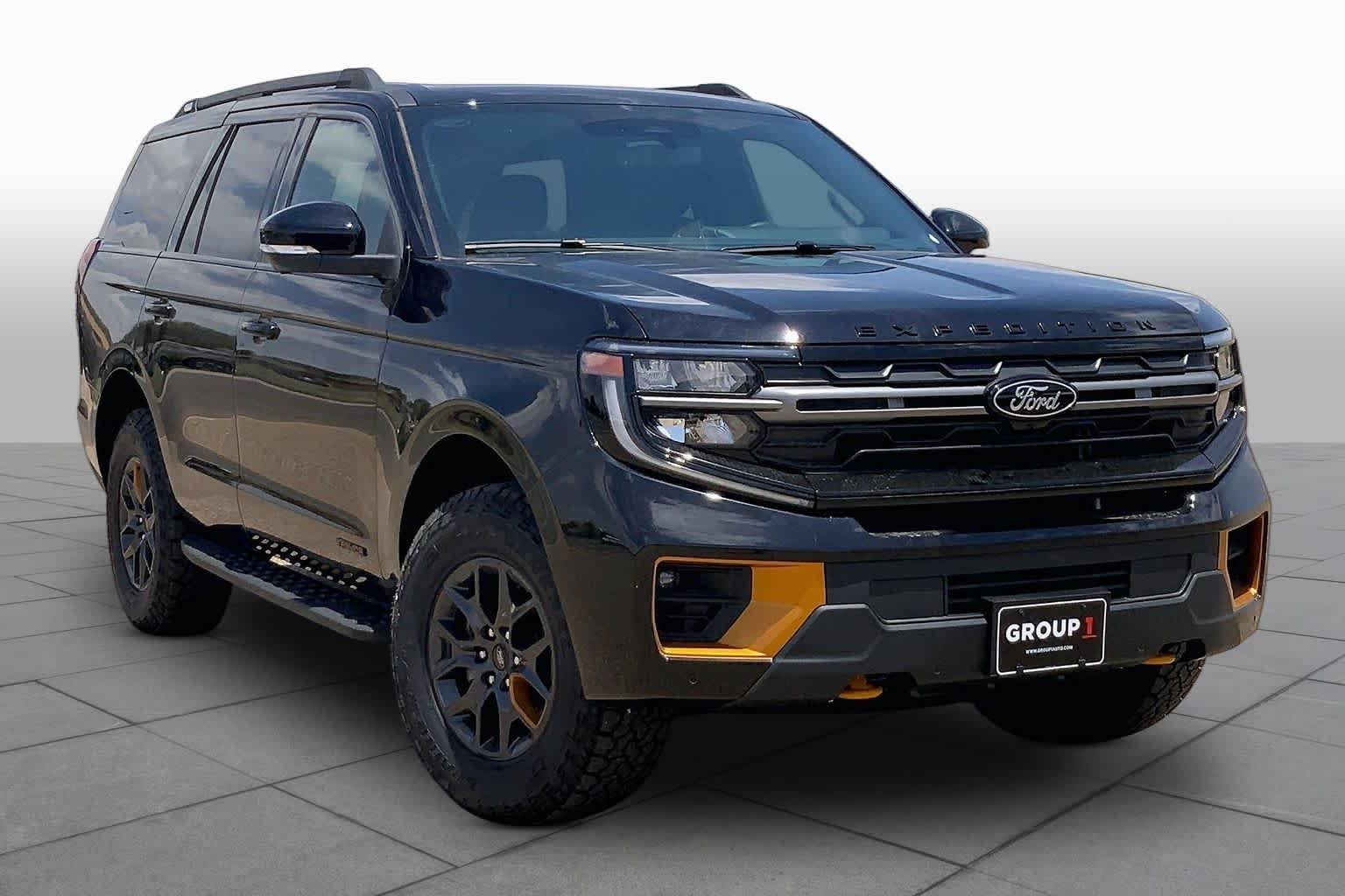 New 2026 Agate Black Metallic Ford Tremor® image 2