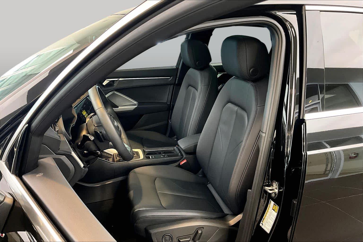 Certified Used 2025 Mythos Black Metallic Audi S line Premium image 8