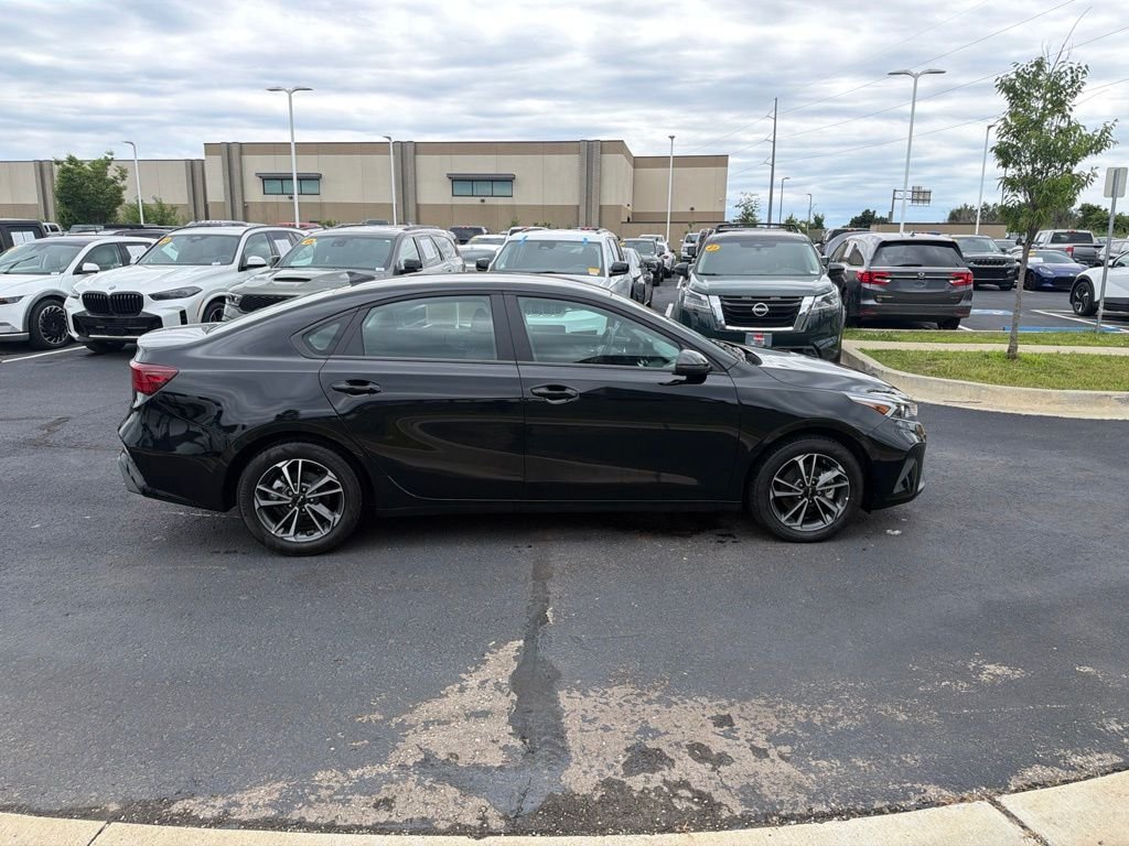 Used 2024 Black Kia LXS image 8