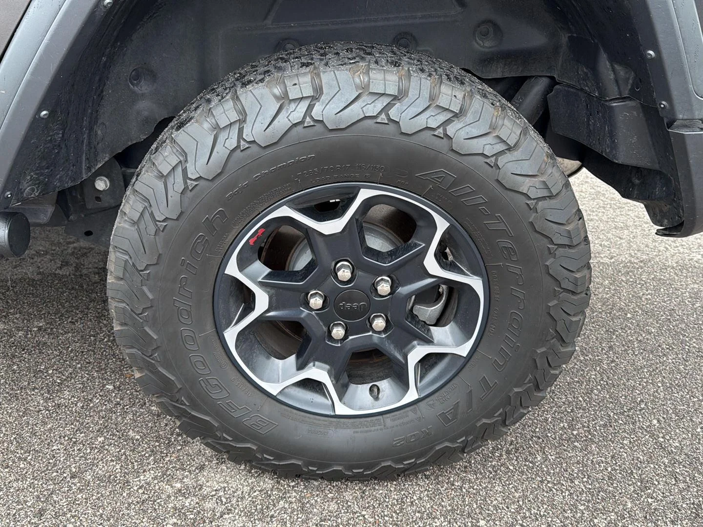 Used 2023 Granite Crystal Metallic Clearcoat Jeep Rubicon image 16