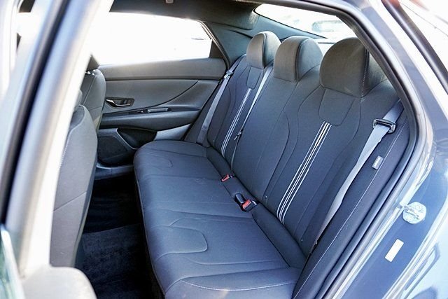 Used 2025 Gray Hyundai SEL Sport image 14