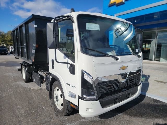 2025 Chevrolet Low Cab Forward's photo