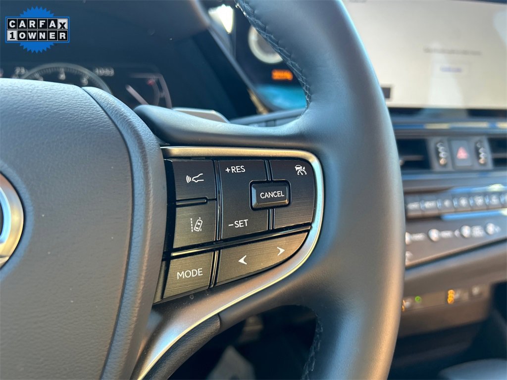 2025 LEXUS ES - Image 19