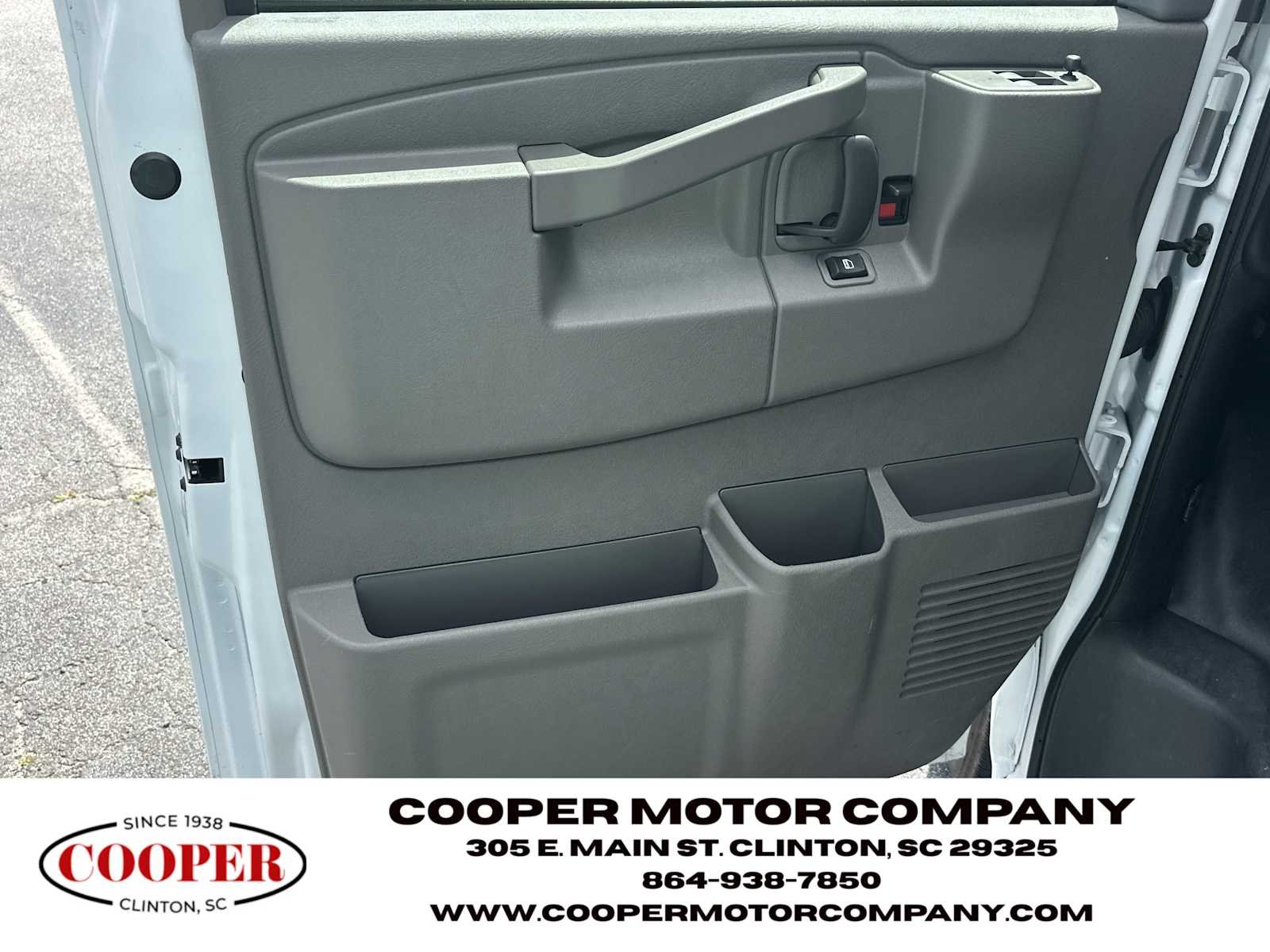 Used 2025 Summit White Chevrolet LS image 10
