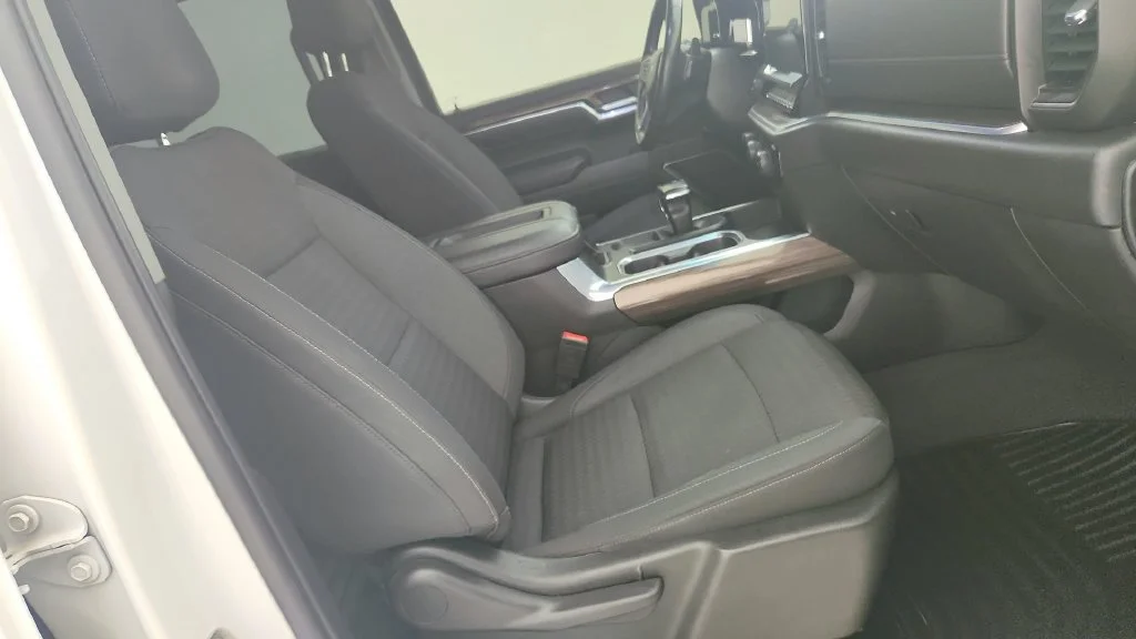 Used 2022 SUMMIT WHITE Chevrolet RST image 30