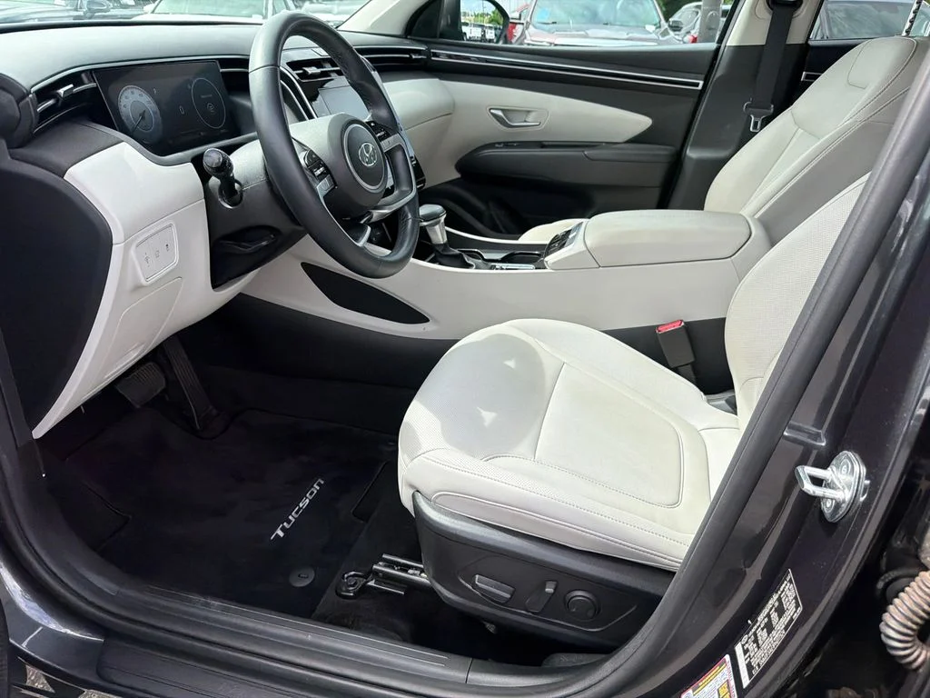 Used 2023 Gray Hyundai SEL image 9