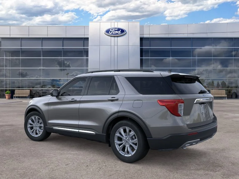 New 2024 Carbonized Gray Metallic Ford XLT image 4
