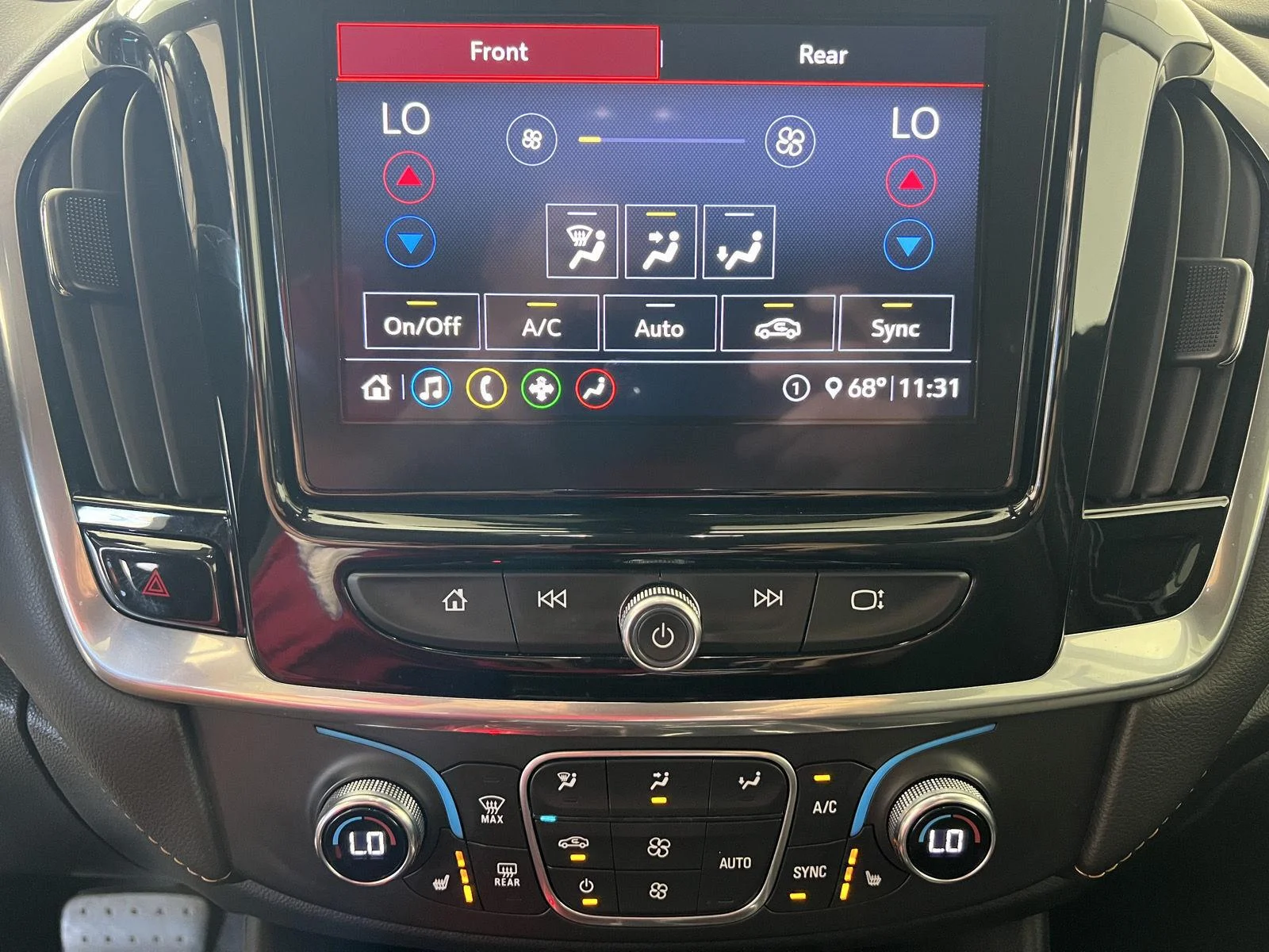 Used 2020 SUMMIT WHITE Chevrolet LT Cloth image 31