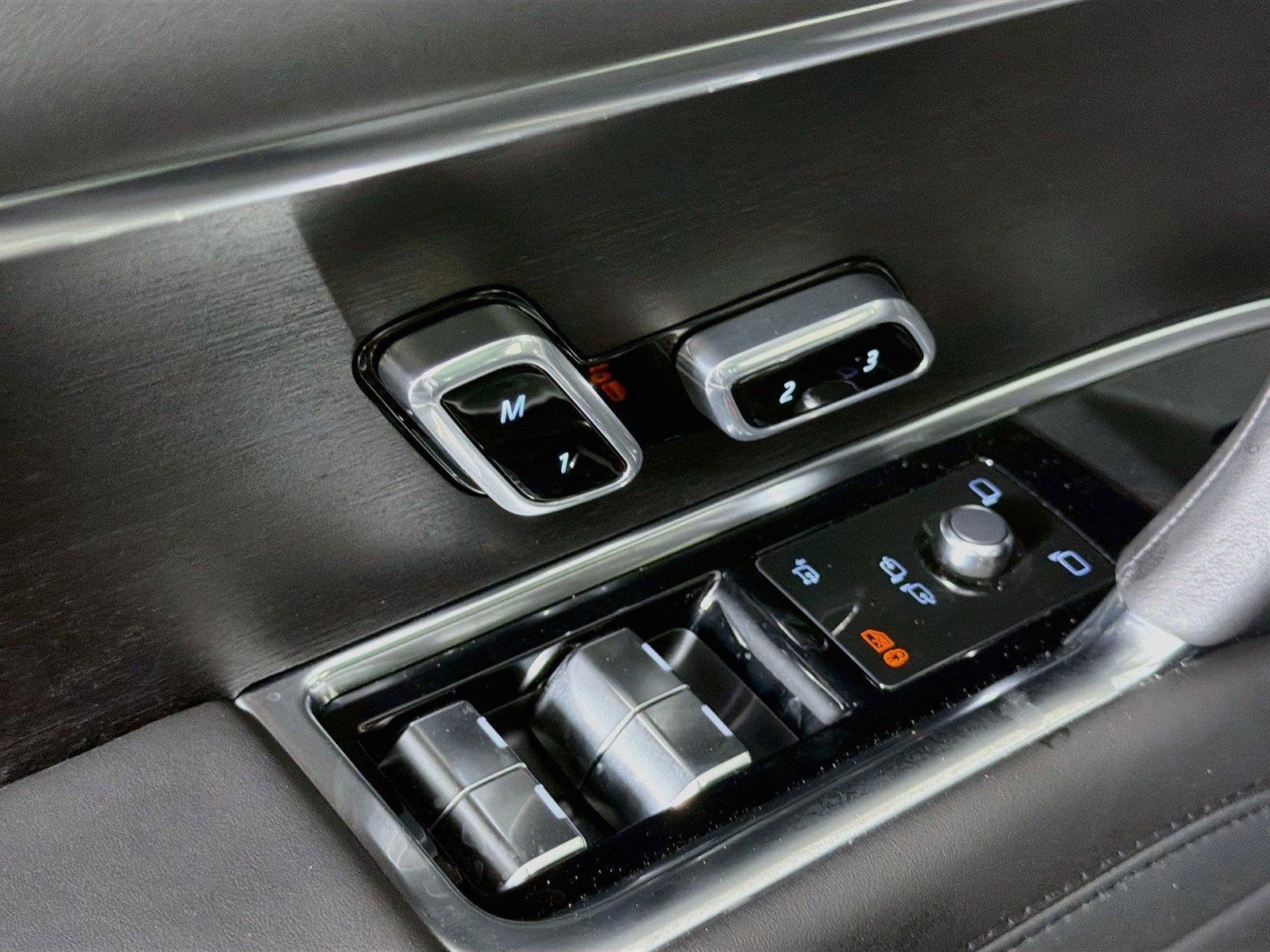 2026 Land Rover Range Rover SE - Photo 17