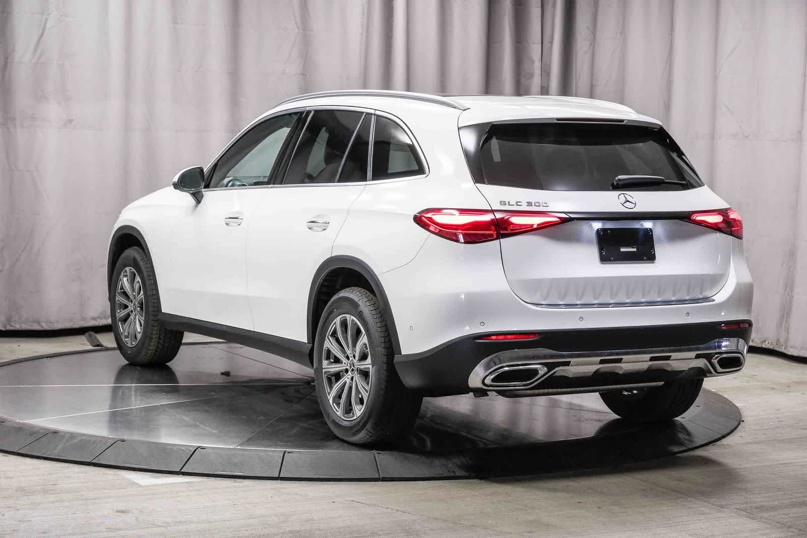 New 2026 Polar White Mercedes-Benz GLC 300 image 43