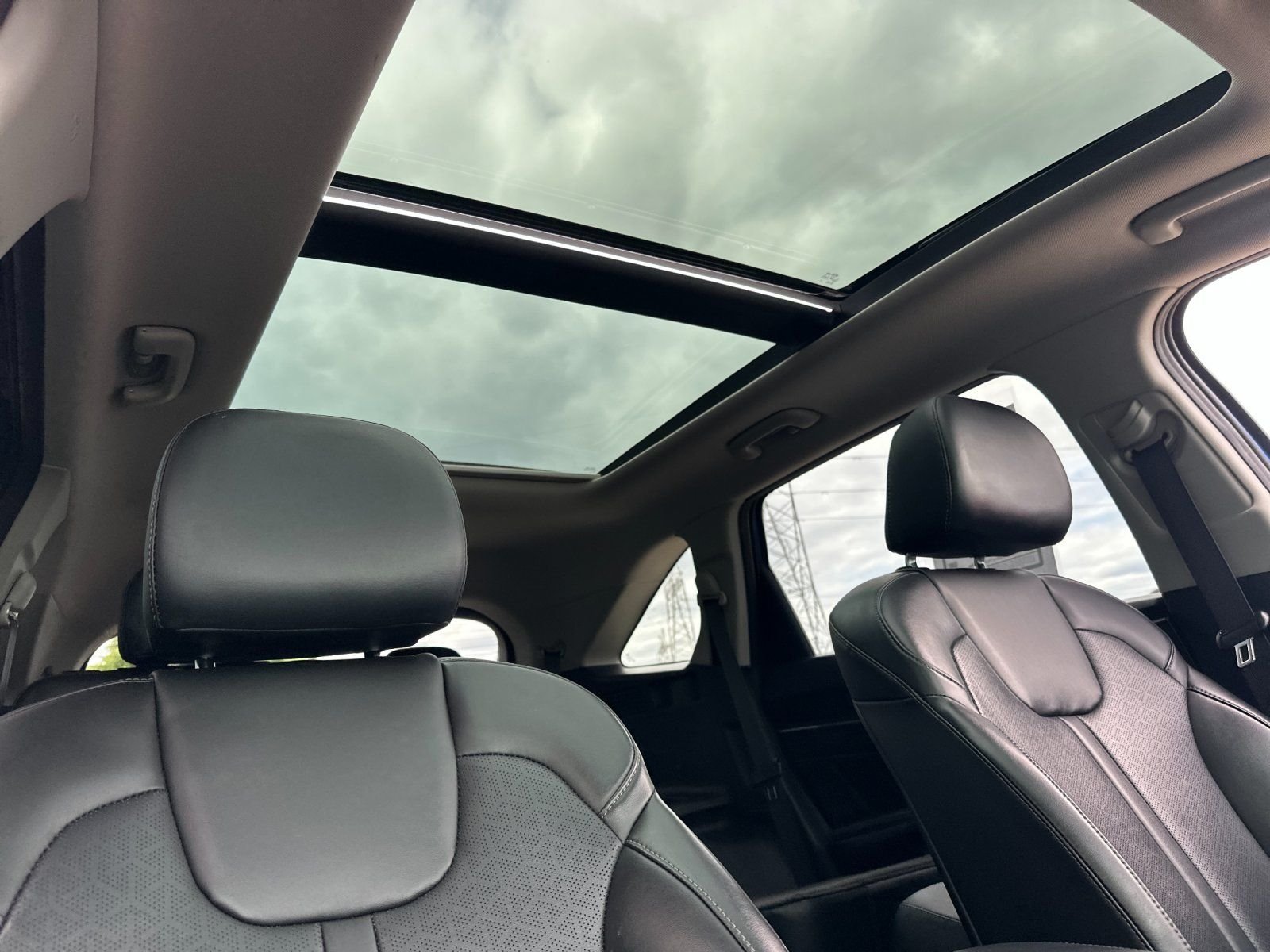 Used 2021 Sapphire Blue Kia SX image 16
