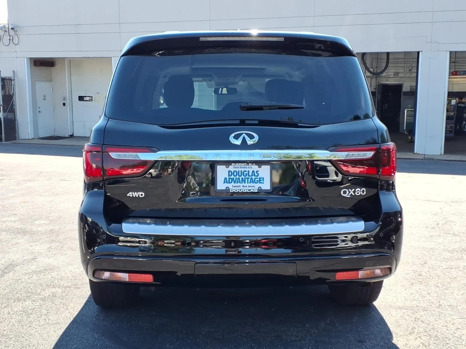 Used 2020 Black INFINITI LUXE image 7