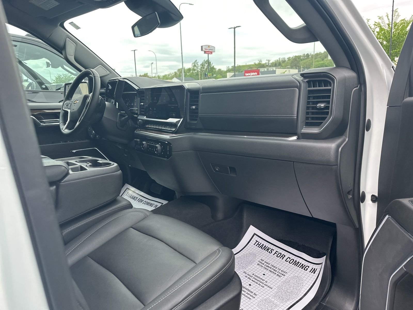 Used 2023 White Chevrolet LT image 34