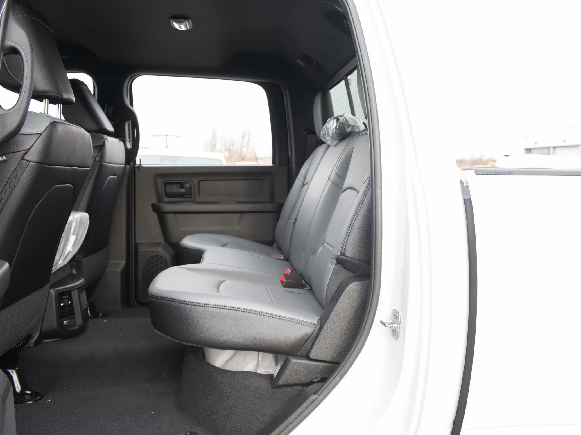 New 2026 White RAM Tradesman* image 22