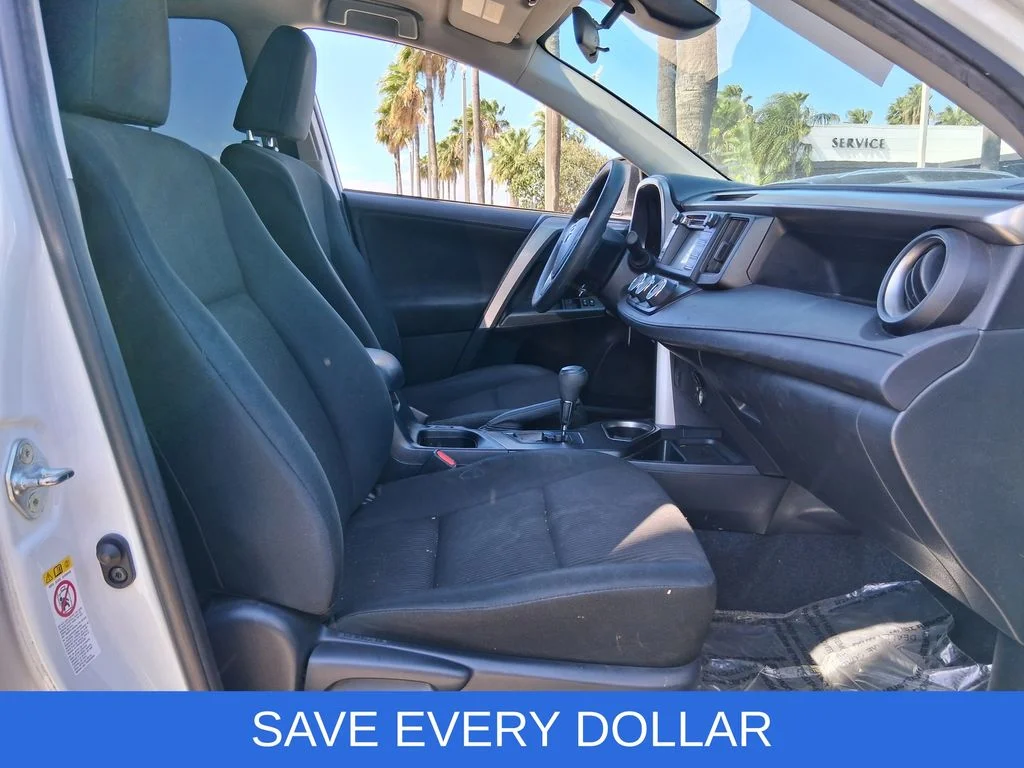 Used 2018 White Toyota LE image 18