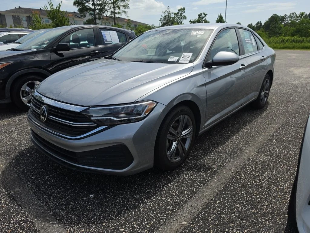 Used 2024 Gray Volkswagen 1.5T SE image 1