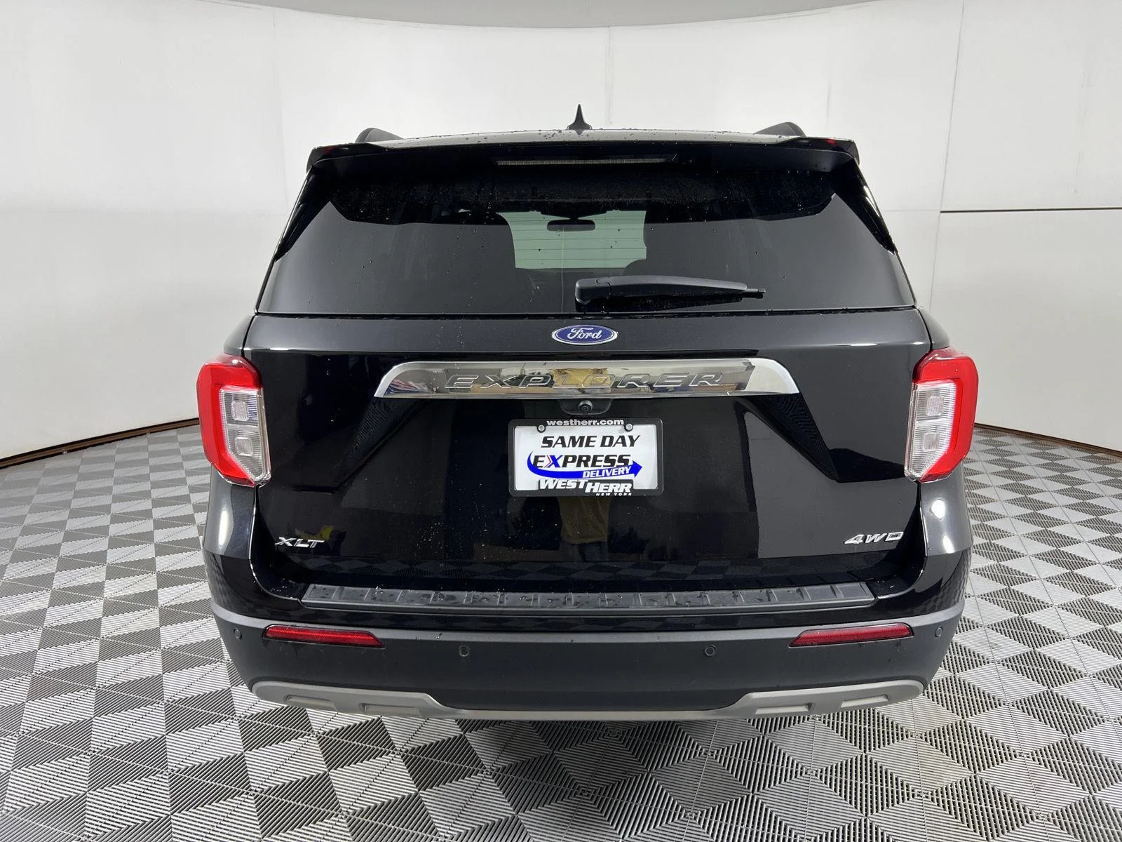 Used 2023 Agate Black Ford XLT image 9