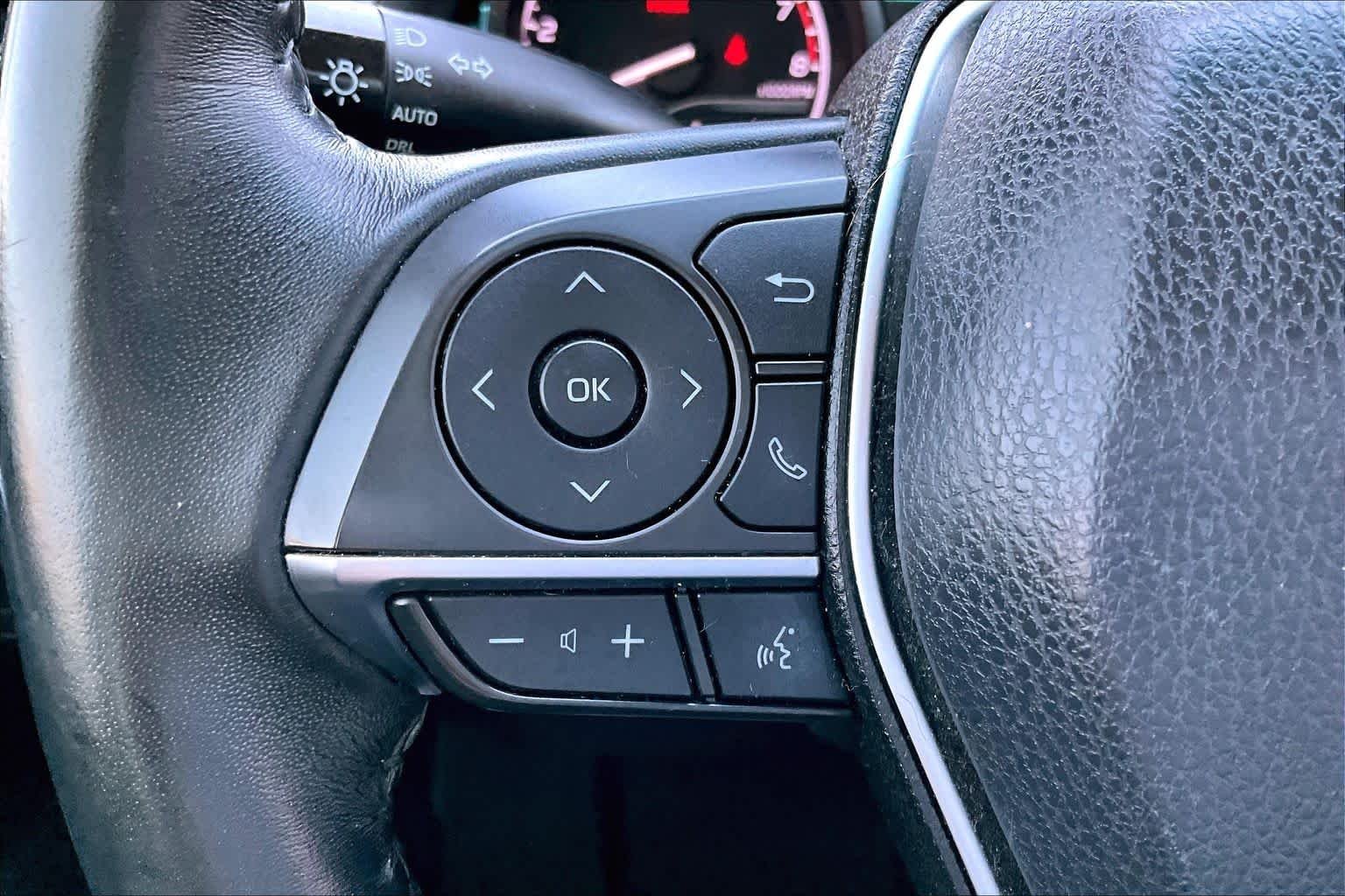 Used 2018 Ruby Flare Pearl Toyota XLE image 18