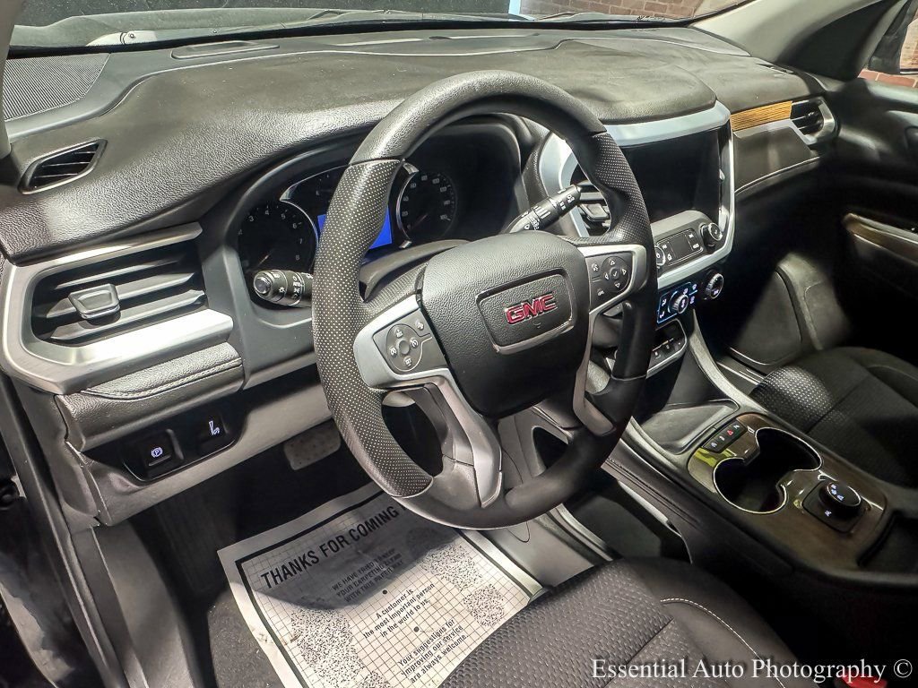 2023 GMC ACADIA - Image 13