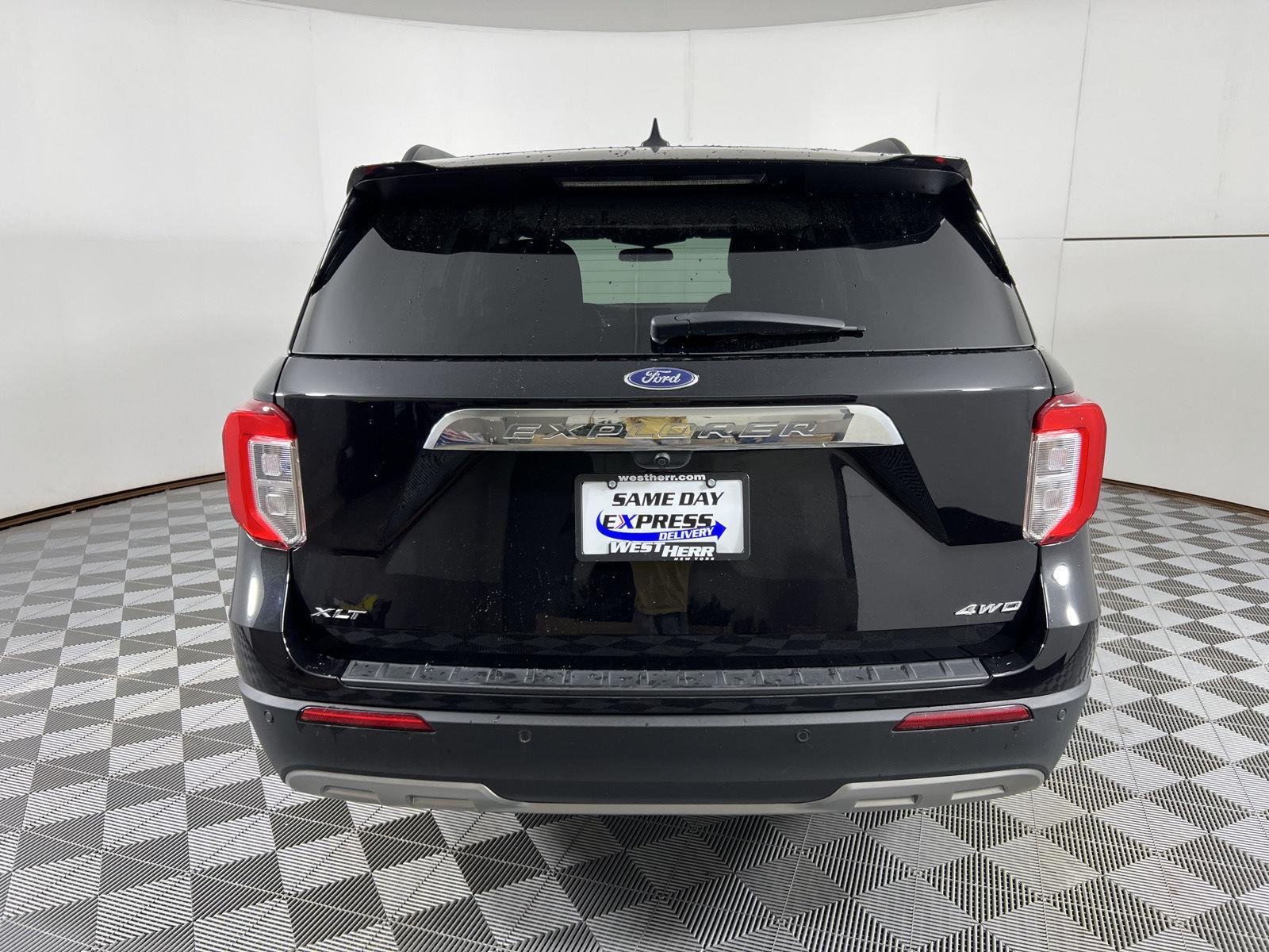 Used 2023 Agate Black Ford XLT image 9