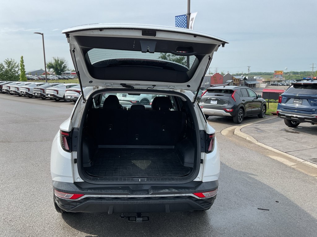 Used 2022 Quartz White Hyundai SEL image 12