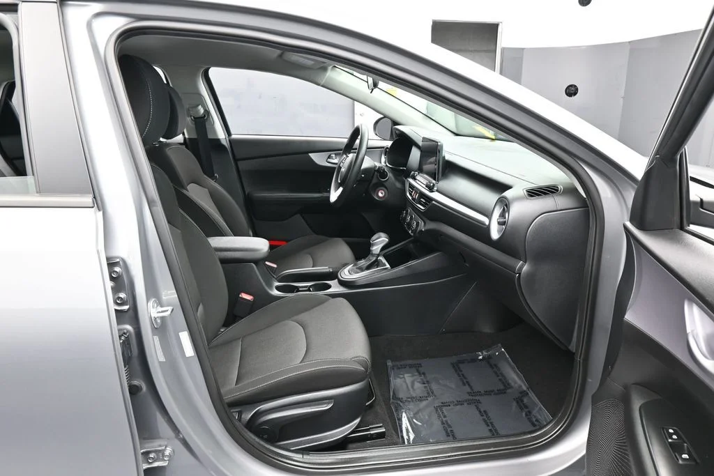 Used 2024 Steel Gray Kia LXS image 33