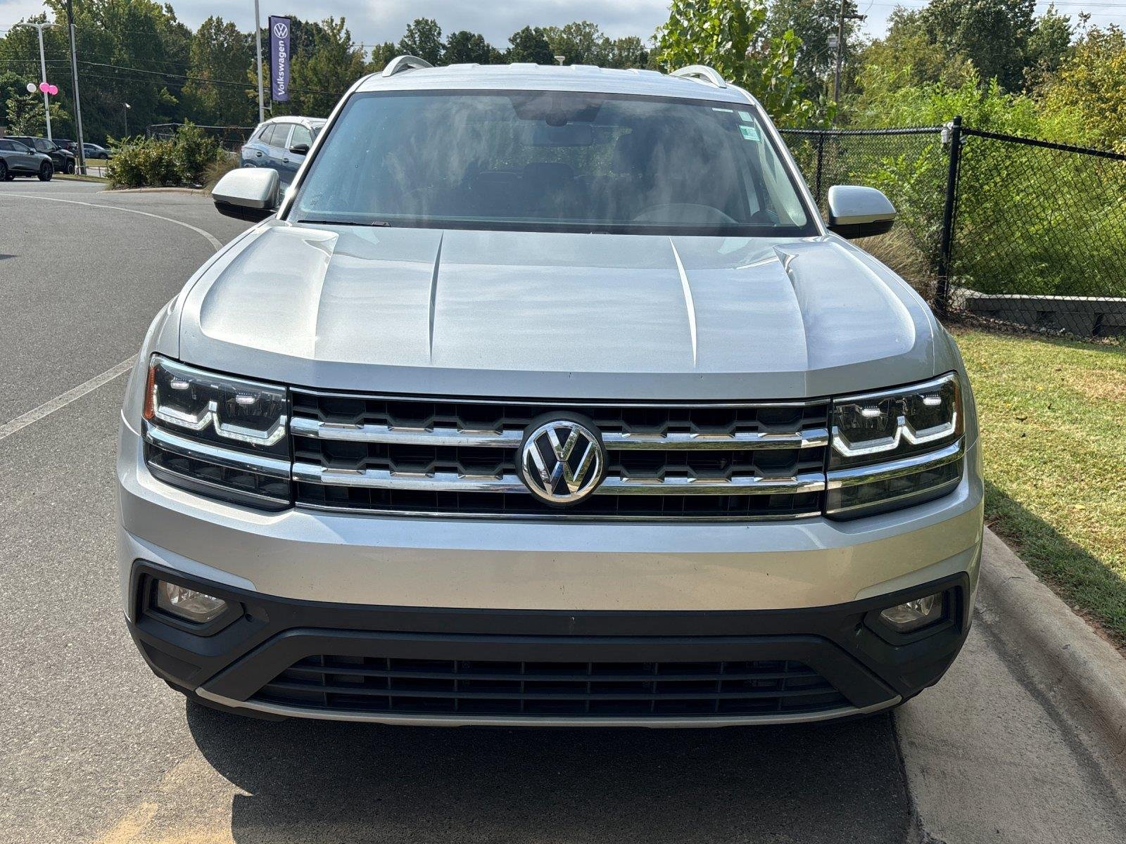 Used 2018 Reflex Silver Metallic Volkswagen 3.6L V6 SE image 8