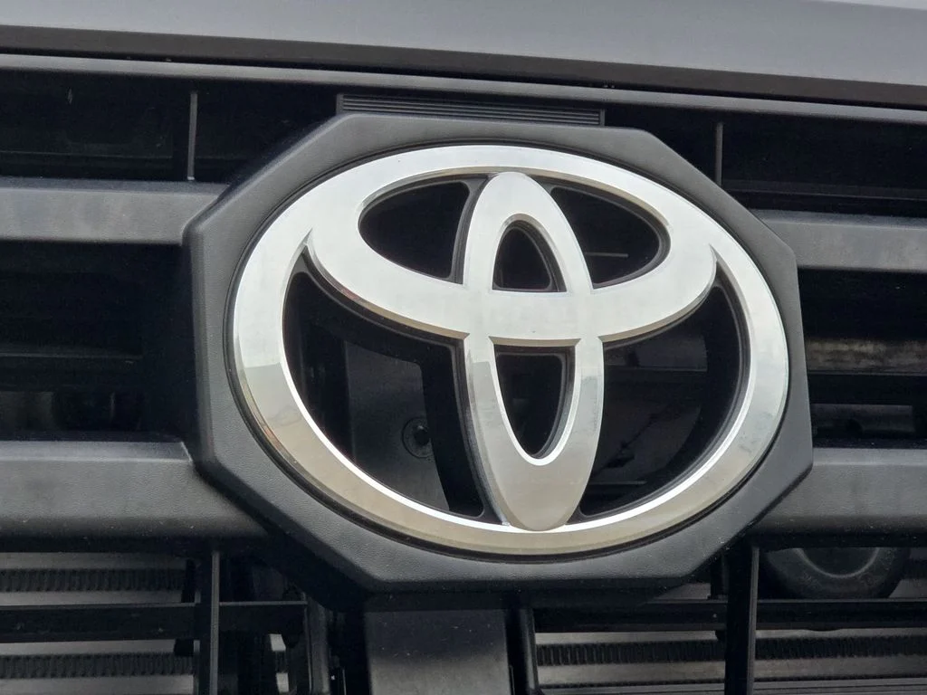 Certified Used 2025  Toyota SR5 image 35