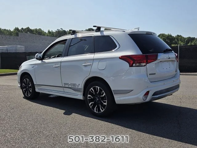 Used 2018 White Mitsubishi SEL image 3