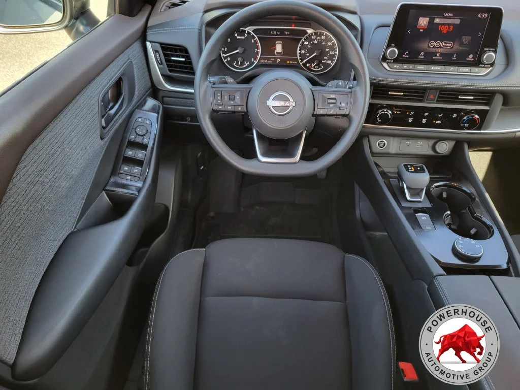 Used 2023 White Nissan S image 18