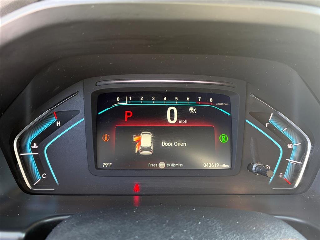 Used 2024 Lunar Silver Metallic Honda TOURING image 10