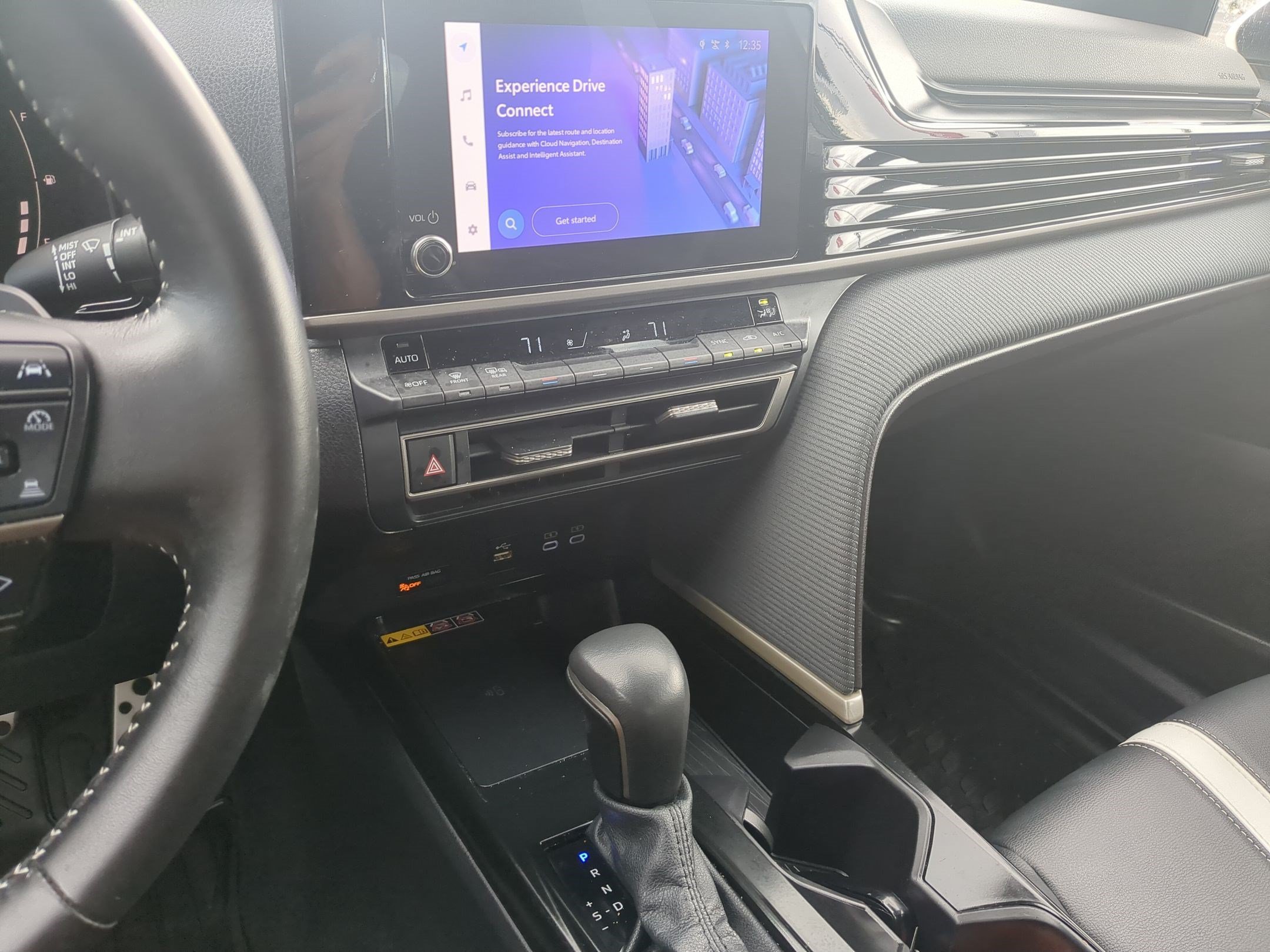 Used 2025 Ice Toyota LE image 27
