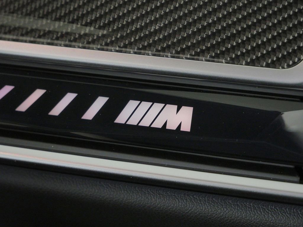 New 2027 Mineral White Metallic BMW M60i image 24
