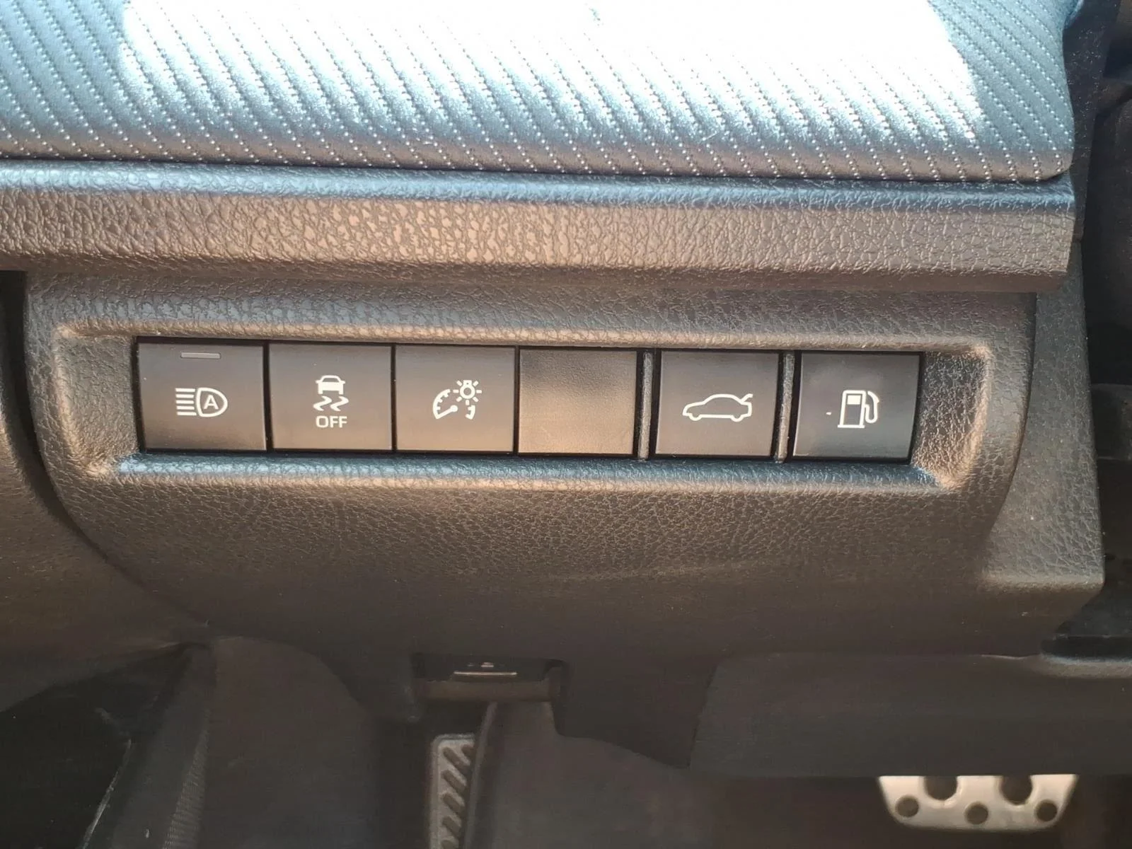 Used 2025 RED Toyota SE image 15