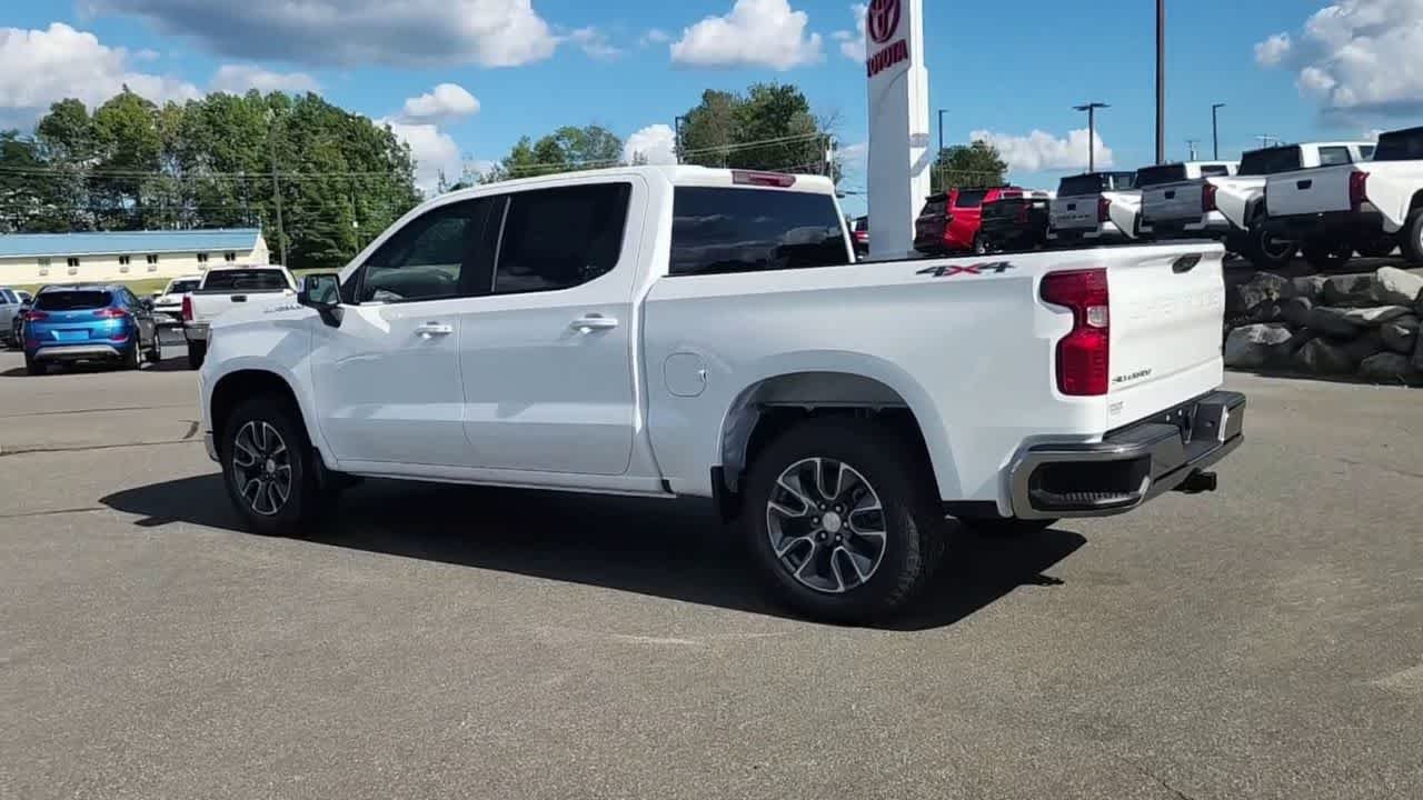 New 2026 Summit White Chevrolet LT (2FL) image 2