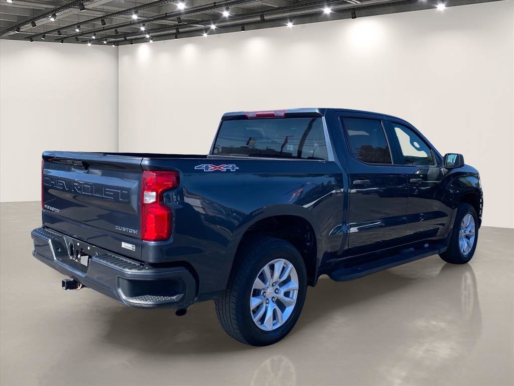 Used 2022 Shadow Gray Metallic Chevrolet Custom image 7
