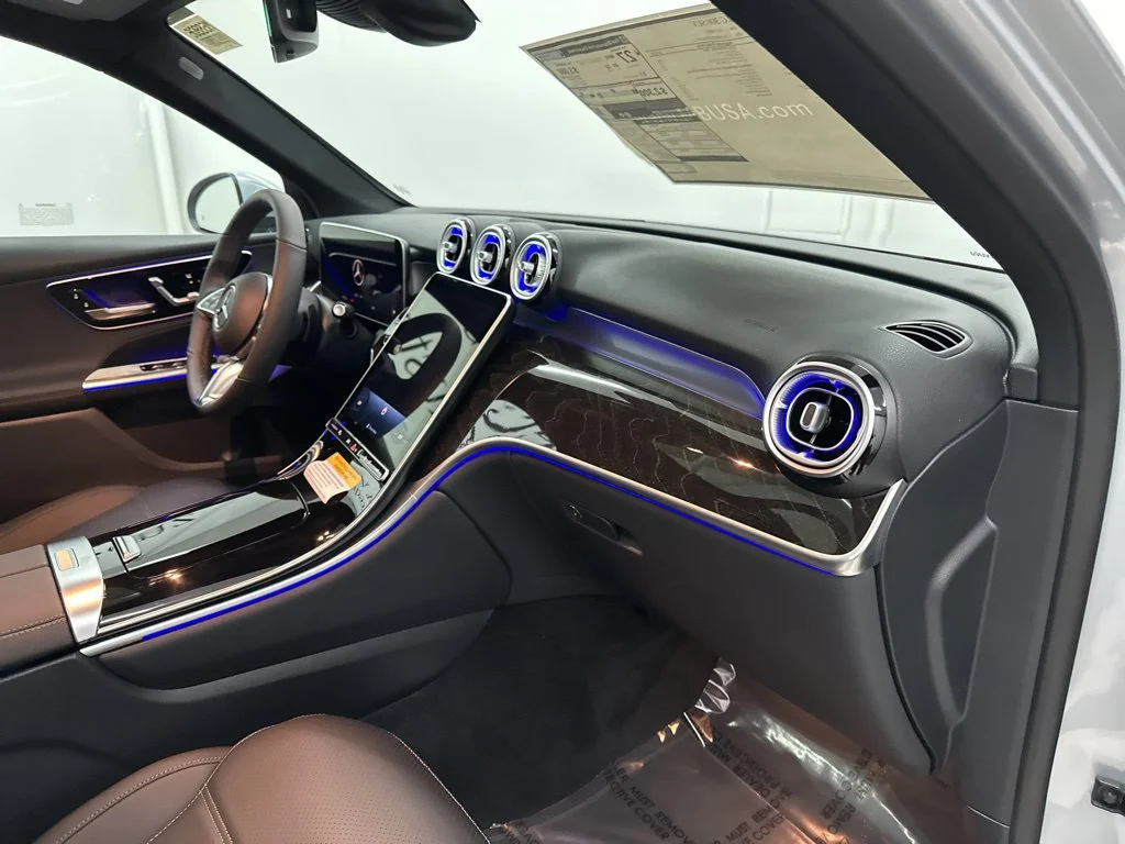 Used 2026 Silver Mercedes-Benz GLC 300 image 21
