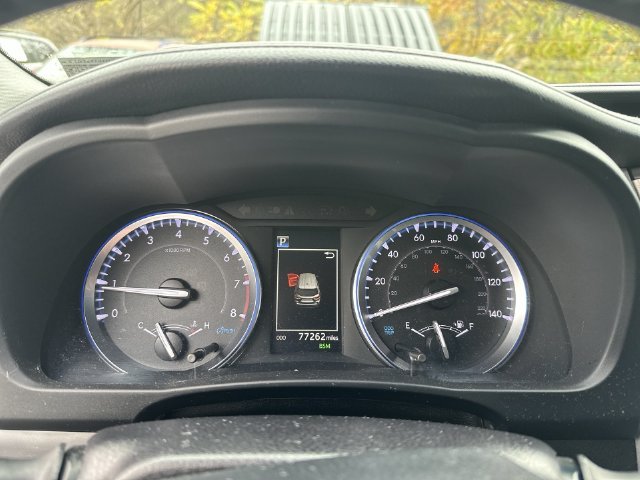 Used 2019 White Toyota SE image 20