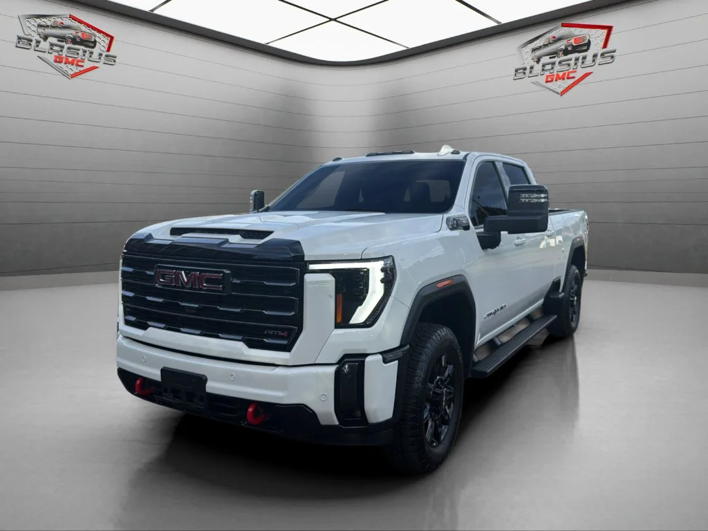 Used 2024 White GMC AT4 image 1