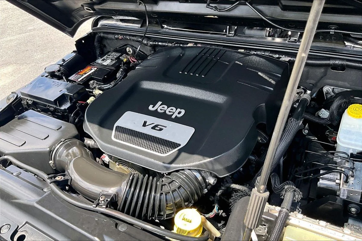 Used 2012  Jeep Sport image 32