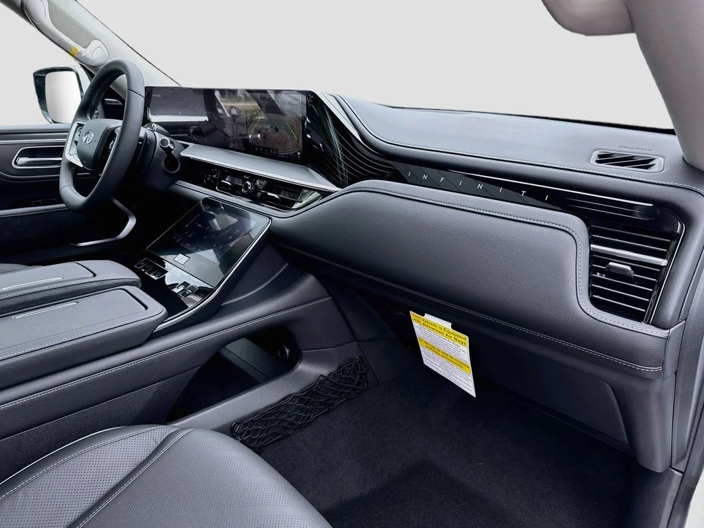 New 2027 RADIANT WHITE INFINITI Luxe 4WD image 32