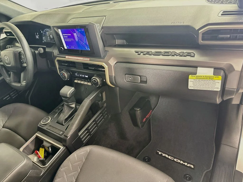 Used 2025 Ice Cap Toyota SR5 image 28